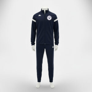 Survêtement officiel JS Wenheck Saint-Avold, vue de face sur mannequin, ensemble complet veste et pantalon bleu marine avec logo du club de football.